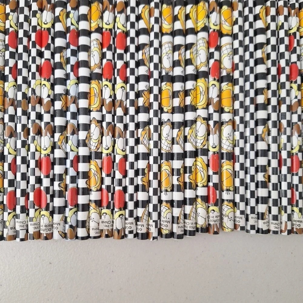 Vintage 1978 Garfield PENCIL LOT OF 37 Unused Loose Pencils- 37 Regular Size NEW